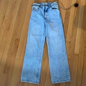 Wide leg cropped jeans